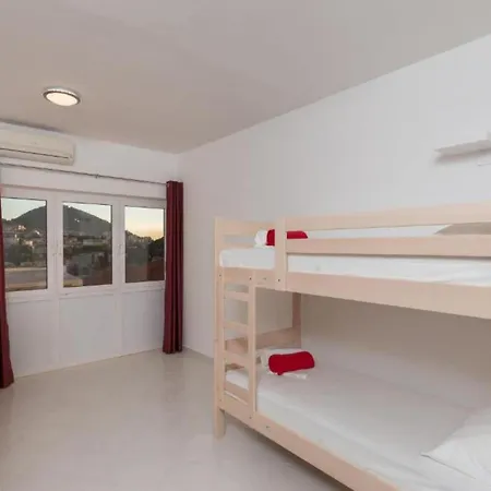 Free Bird - Bed In Four Bed Mixed 2 *