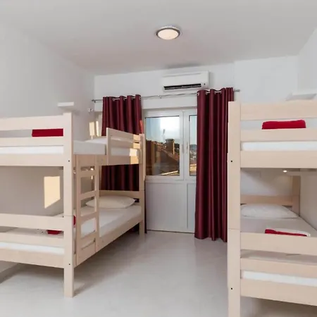 Free Bird - Bed In Four Bed Mixed 2 *