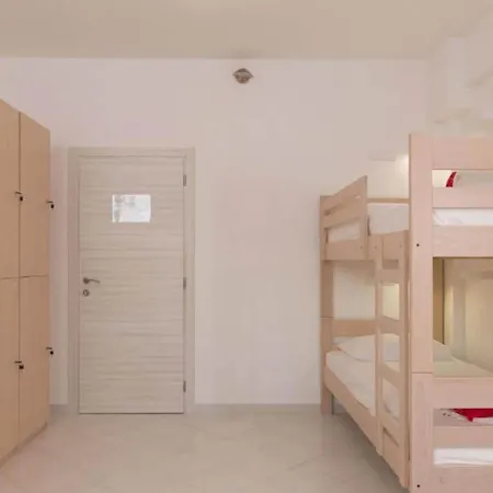 Free Bird - Bed In Four Bed Mixed 2 Holiday home *